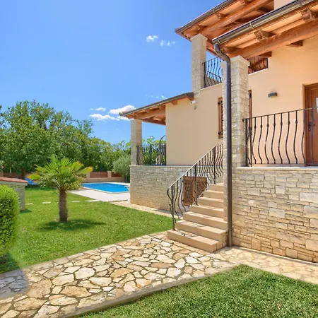 Apartment Holiday Lucija With Pool Only 300 M From Sea