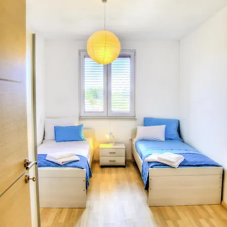 Apartment Holiday Lucija With Pool Only 300 M From Sea *